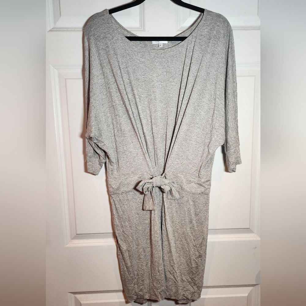 Vince. Stretchy Gray Half Sleeve Tie Front Dress M Has Tiny Hole